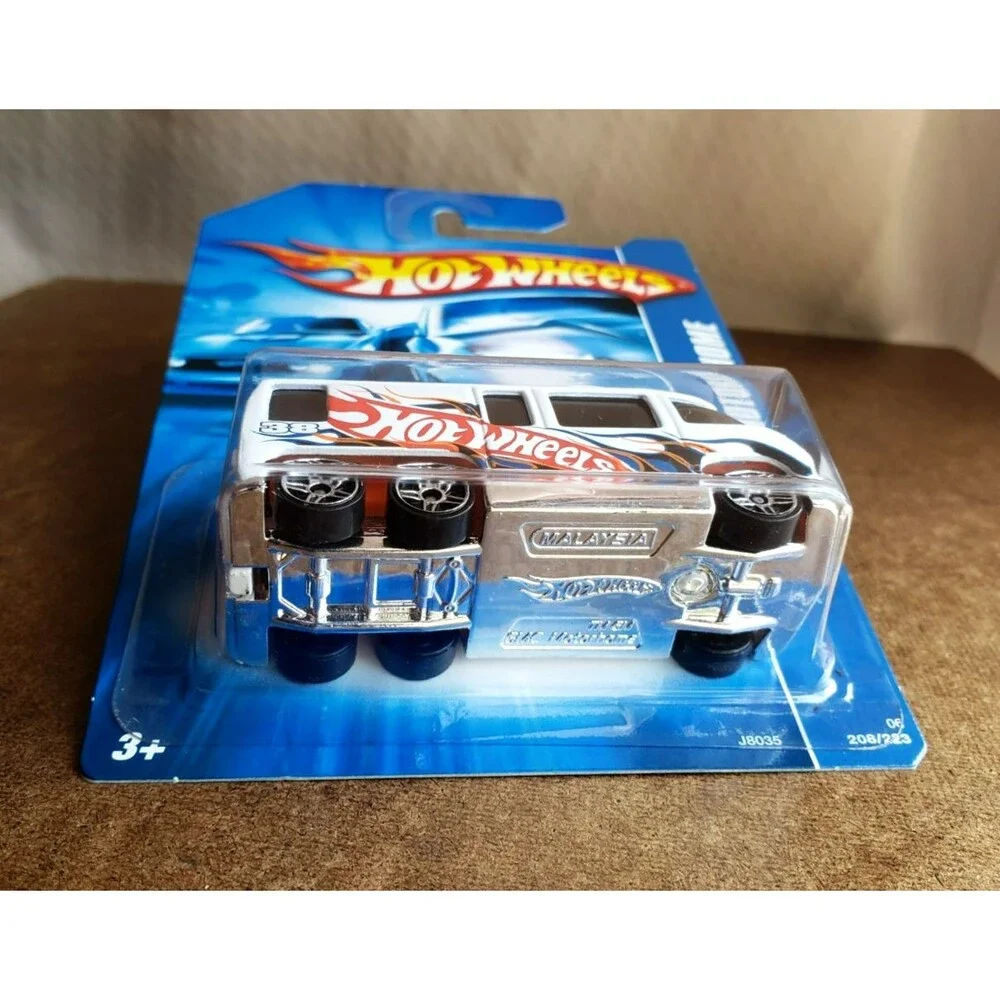 2006 Hot Wheels GMC MOTORHOME White MAINLINE SERIES #208 1:64 PR5 RIMS VARIATION